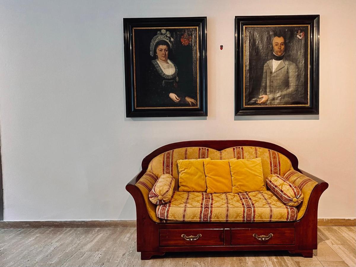 Haus Noldin - Historische Herberge - Dimora Storica Salorno Exteriér fotografie