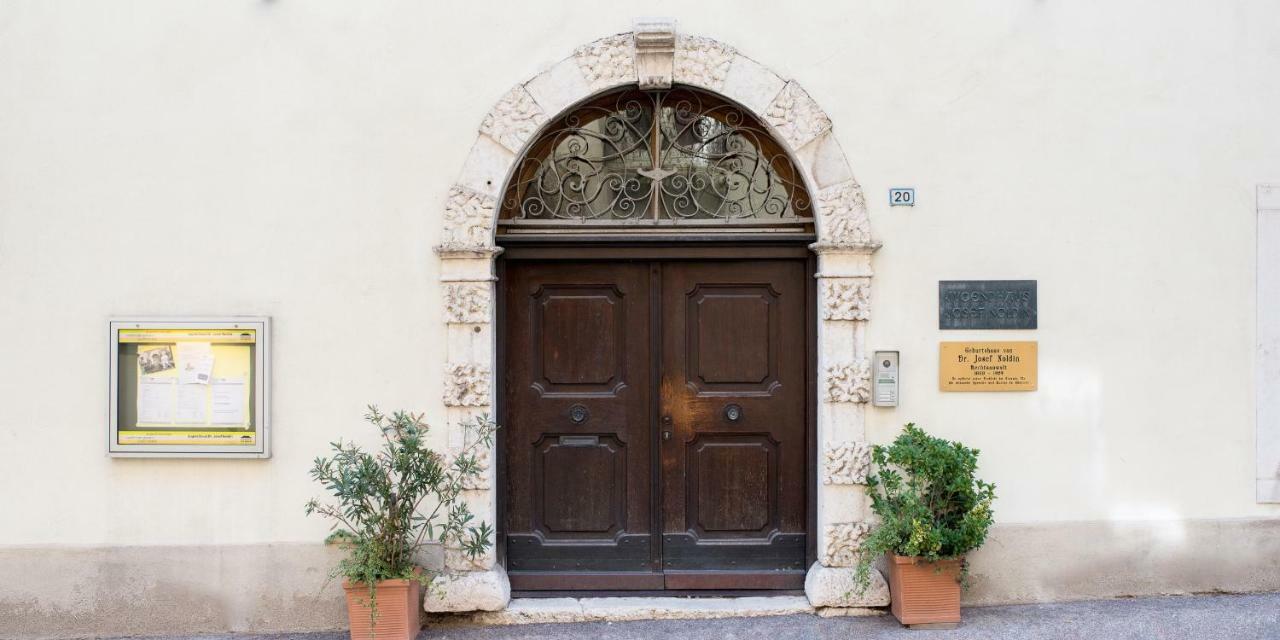 Haus Noldin - Historische Herberge - Dimora Storica Salorno Exteriér fotografie